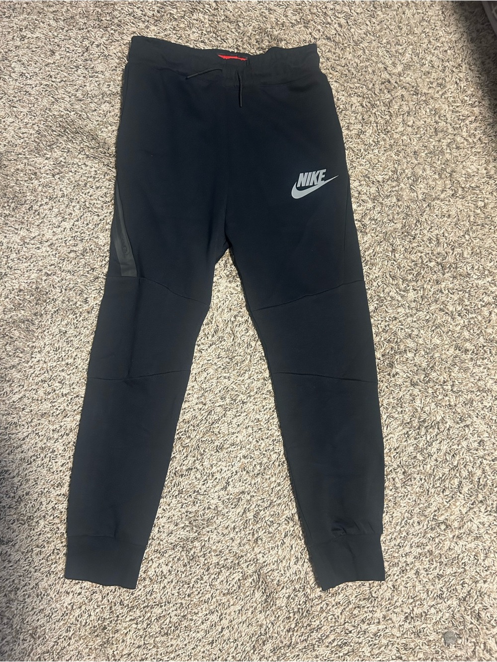 Nike sportswear Tech Fleece Big Kids’ Boys Joggers pants-Black ,sixe L (14-16)